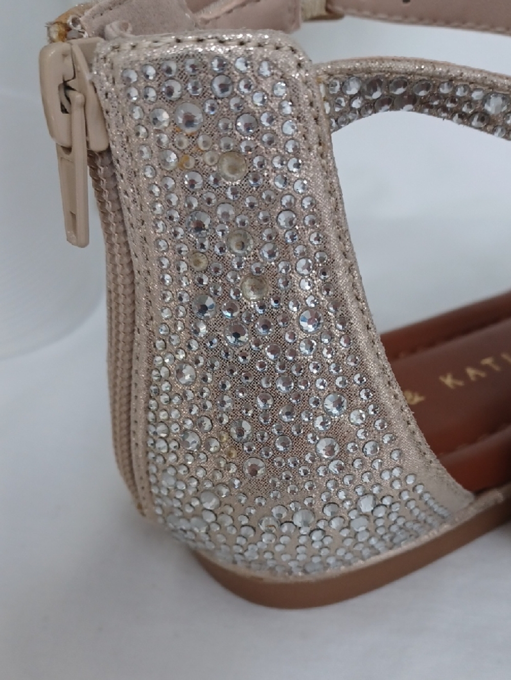 NWT Kelly & Katie Rhinestone Zipper Back Sandals in Silver With Tan Soles - Picture 5 of 10